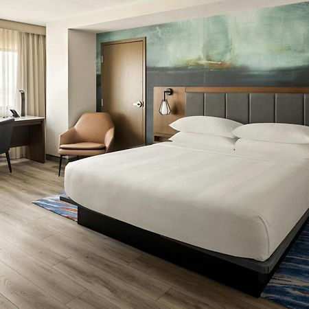 Oshkosh Marriott Waterfront Hotel & Convention Center Ngoại thất bức ảnh
