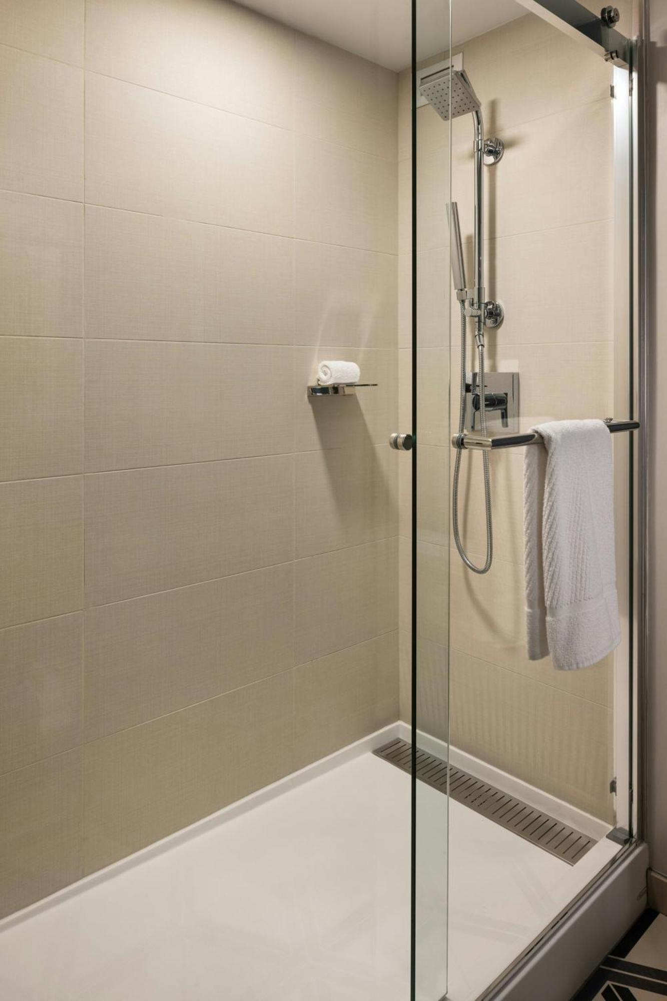 Oshkosh Marriott Waterfront Hotel & Convention Center Ngoại thất bức ảnh